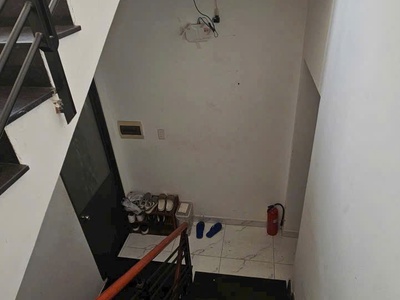 Bán tòa nhà 12 phòng tại nguyễn thượng hiền, p6,   6.4 x 17m , 4 tầng thang máy, tn 660tr/ năm mà 3