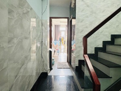 Chủ gấp bán   hạ còn 7,1 tỷ nhà đẹp 5 tầng btct    38m2 -  hẻm xe hơi thông - sát mặt tiền hưng phú 2