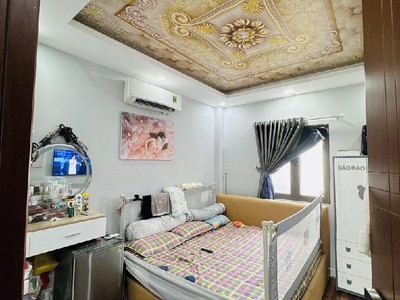 Chủ gấp bán   hạ còn 7,1 tỷ nhà đẹp 5 tầng btct    38m2 -  hẻm xe hơi thông - sát mặt tiền hưng phú 3