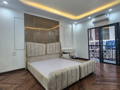 Bán nhà võ thị sáu, 7 tầng   thang máy   gần hồ   full nội thất   45m    17 tỷ 1