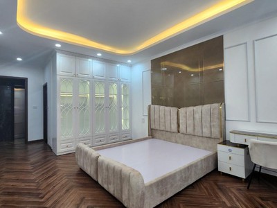 Bán nhà võ thị sáu, 7 tầng   thang máy   gần hồ   full nội thất   45m    17 tỷ 2