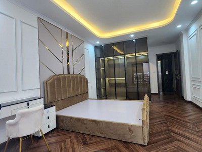 Bán nhà võ thị sáu, 7 tầng   thang máy   gần hồ   full nội thất   45m    17 tỷ 3