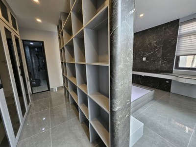 Nhà mới ô tô vào nhà kinh doanh phố ngọc lâm-long biên  39m2,x 6 tầng, mt 5m, 14 tỷ. 2