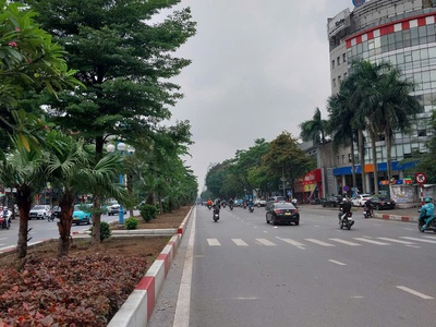 Bán nhà hoàng quốc việt, hai thoáng, ô tô đỗ gần   39m2 x 5t, 7.79 tỷ 0