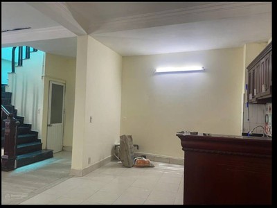 Cho thuê nhà ngõ quỳnh 2.5  tầng x 50m2, 2 ngủ làm vp, c.ty, spa, lớp học, ở gđ, 10tr 2