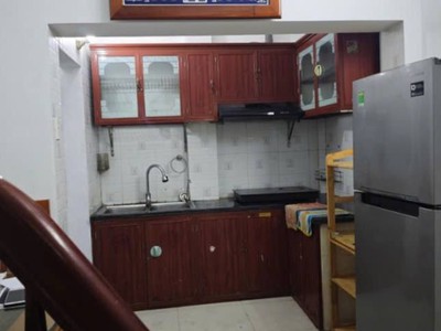Cho thuê nhà ngõ 594 lĩnh nam, 43m2 x 3.5 tầng, 3 ngủ, 4 wc, giá 10 triệu ở gđ, nhóm ngoan 2