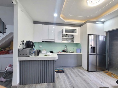 Nhà mới đẹp ở ngay   gần mặt tiền phạm văn đồng, bt - 49m2 - 5 tầng - chỉ 8,9 tỷ giảm sâu còn 8,5 tỷ 4