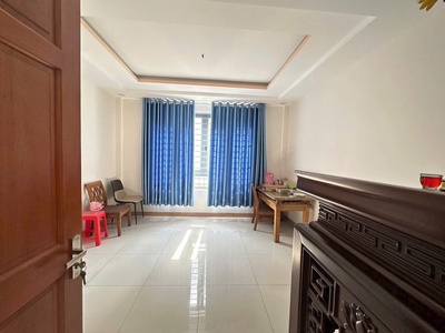 Nhà mới đẹp ở ngay   gần mặt tiền phạm văn đồng, bt - 49m2 - 5 tầng - chỉ 8,9 tỷ giảm sâu còn 8,5 tỷ 2
