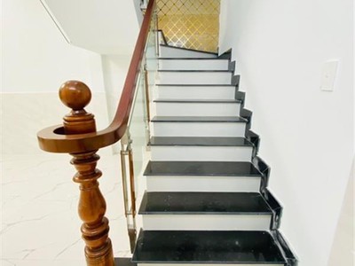 Mặt tiền khu tên lửa - 4 tầng kiên cố - đường nhựa 8m - gần công viên - giá chỉ nhỉnh 6 tỷ 0