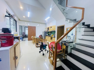 Mặt tiền nguyễn tri phương đường 10.5m, 230m2, 3 tầng như mới, đoạn kd vip 0