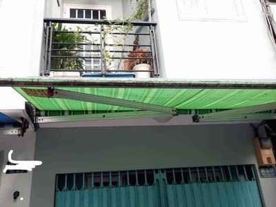 Nhà mới ở ngay, hẻm xe hơi 4m ,cmt8 quận 10 ,3 tầng, ngang 3,3 dài 9, giá dưới 5 tỷ tl, sổ hồng , 0