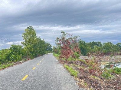 270 triệu/m ngang đất thổ cư đường lê quang định, thị xã lagi gần biển 0