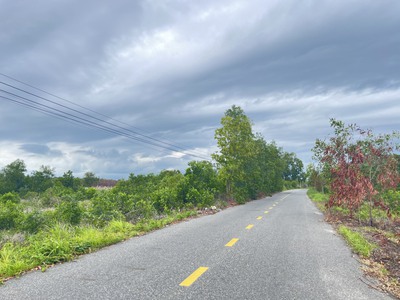 270 triệu/m ngang đất thổ cư đường lê quang định, thị xã lagi gần biển 4