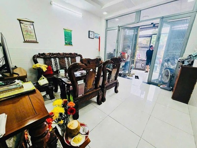 Nhà 2 tầng 4x14 - giá chỉ 4.25 tỷ - mặt tiền nhựa xe tải tránh gần đại học q.12 2