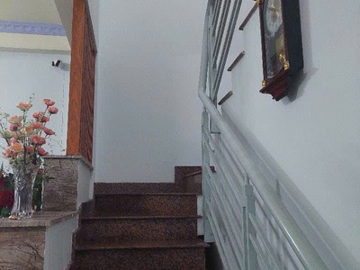 Bán nhà đẹp 1 trệt 1 lầu vị trí linh xuân giá chỉ 2,x tỷ. 2