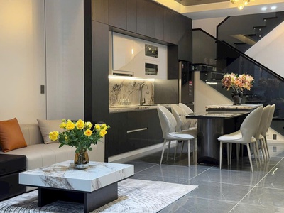 Nhà mới 3 tầng mặt tiền đẹp   4 phòng ngủ   giá chỉ 7.45 tỷ   trung tâm vip hòa xuân 1