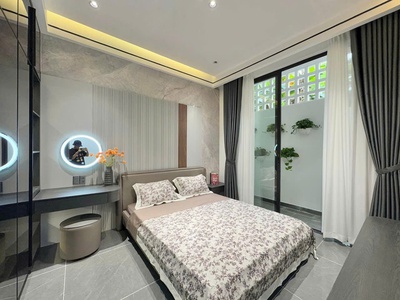 Nhà mới 3 tầng mặt tiền đẹp   4 phòng ngủ   giá chỉ 7.45 tỷ   trung tâm vip hòa xuân 2