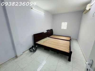 Nhà rộng đẹp 4.5x16, máy lạnh và nhiều nội thất, gần cao đẳng điện lực 4