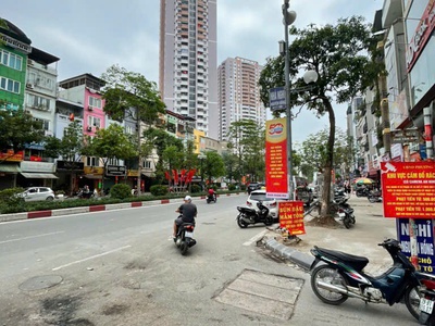 Siêu hiếm   tân mai-hai thoáng-30m ô tô tránh-cạnh phố-dt 30m x 5 tàng, nhỉnh 6 tỷ 0