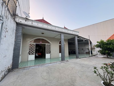 Giá tốt - chính chủ cần bán nhanh nhà và kho vị trí tại huyện bình chánh , tp hcm 0