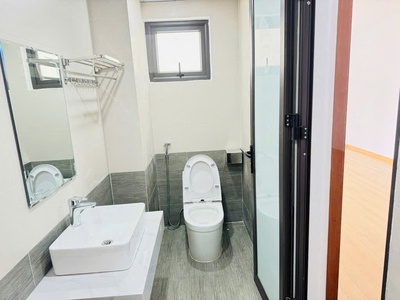 Hiếm bán nhanh trong tuần- nhà mới kính koong giang biên- long biên- 43m-5t- full công năng- gần ô 3
