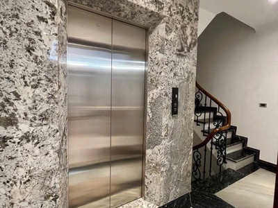 Bán nhà lô góc trần duy hưng, dân xây 51m2, 6t thang máy, ôtô vào nhà, 17 tỷ hơn 2