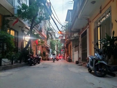 Bán nhà lô góc trần duy hưng, dân xây 51m2, 6t thang máy, ôtô vào nhà, 17 tỷ hơn 3