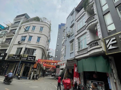 Ba đình ,oto tránh ,kinh doanh tốt,gần sân quần ngựa,phố liễu giai,2 thoáng trước sau,61m2, 5t, mt 0