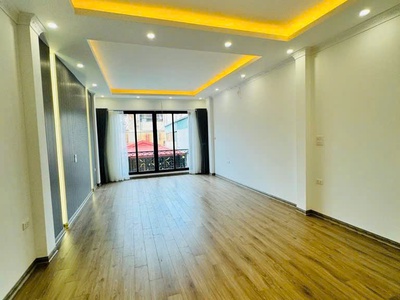 Nhà đẹp phố vip bồ đề  thang máy   ngõ nông   10m ô tô tránh  50m nhỉnh 10tỷ 2