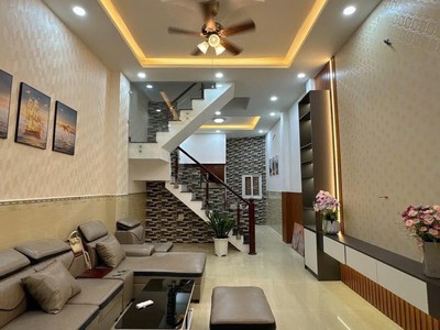 Nhà 4 lầu đẹp, hẻm lớn 6m, ngay trương tô ngọc vân, giá tốt 4.65t, 0