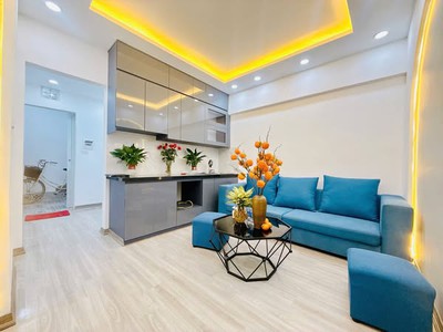 Bán căn hộ tập thể phố nguyễn chí thanh, đống đa, sd 60m2, 2pn, full nội thất ô tô đỗ   tiện ích 0