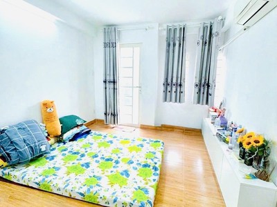 Chính chủ cần bán gấp nhà 4 tầng ngay emart 2- gò vap -6 phòng, dòng tiền 20triệu/tháng, hẻm xe 3