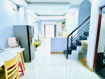 Chính chủ cần bán gấp nhà 4 tầng ngay emart 2- gò vap -6 phòng, dòng tiền 20triệu/tháng, hẻm xe 0