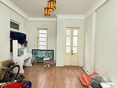 Nguyễn chí thanhba đình47m2 x 5t17.5 tỷvỉa hèô tô tránhgần phố kd tốt khu vip 4