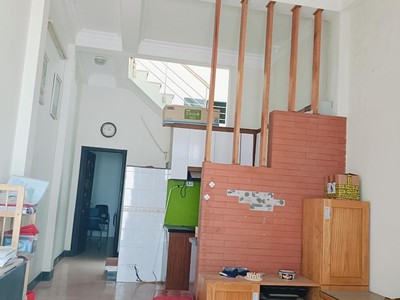 Căn nhà vàng -trong làng thượng thanh-57m-dân xây- thoáng trước sau- full công năng 0