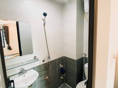 Bán căn hộ cho thuê 13 phòng khép kín  đường láng 63m2, 5 tầng mặt tiền 4.05m, 16 tỷ đống đa. 4