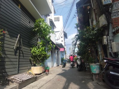 Cần bán gấp trong tuần, nhà dương bá trạc p2q8 dt: 57.8m2, 2 tầng, 4pn, 3wc. chỉ 5.5 tỷ. 0