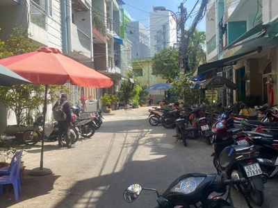 Hiếm  cần bán nhà rất gấp, hẻm 10m nguyễn thị tần, dt 65m2  4.3 x 15m  2tầng chỉ 7.8 tỷ 2