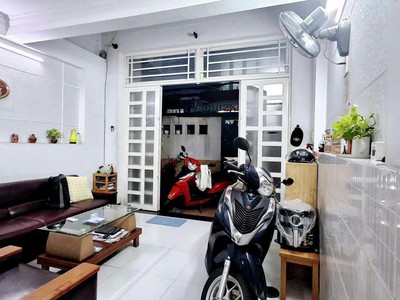 Chính chủ 1 đời, 3tầng, 56m2, hxh, lạc long quân tân bình nhỉnh 6 tỷ. 2