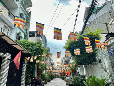 Chính chủ 1 đời, 3tầng, 56m2, hxh, lạc long quân tân bình nhỉnh 6 tỷ. 0