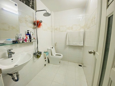 Bán nhà 86m , 5pn, 5wc, 4 tầng, q.9, 8.6 tỷ, sổ hồng 3