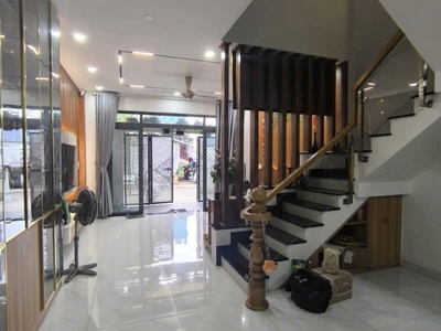 Bán nhà 4 tầng, 75m , 4pn, 4wc, q.2, 9.6 tỷ, sổ hồng 1
