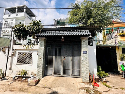 Hot  hot. cả 2 phường có căn duy nhất tại  thạnh lộc 31 quận 12  dt: 6,7 17m đường 6m  trệt 2 lầu 1