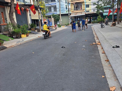 Bán lô đất đẹp   view công viên thoáng mát   quận 8 diện tích: 5x20m  vuông vức, xây dựng dễ dàng 1