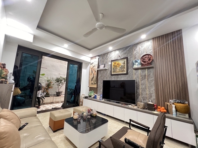 Tây Hồ- Ô tô- Ngõ thông- 5 tầng mới- 35m sổ vuông- 7 tỷ 2