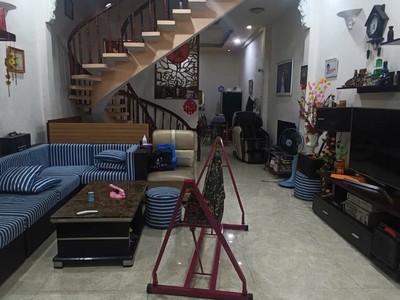 Bán nhà mặt phố q.9, 77m , 7.4 tỷ, 3pn, sổ hồng 1