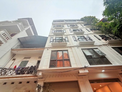 Siêu phẩm lạc long quân  -  cầu giấy trung tâm  quận ô tô tránh . dt 30m - nhà đẹp 6 tầng thông sàn 1