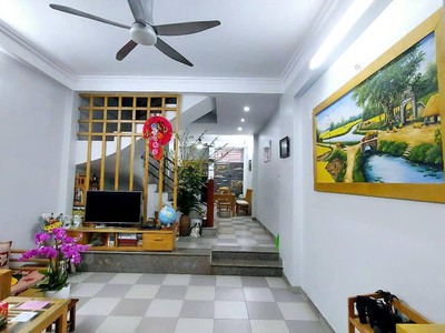 Nguyễn ngọc vũ59m2 x 4tmt 4m11.9 tỷngõ thôngnhà dân xây chắc chắnkd nhỏ 0