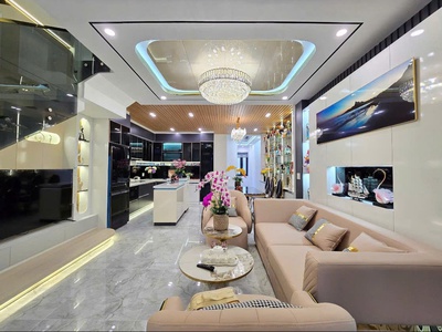 Nhà 3 tầng mới xây nội thất châu âu đẹp siêu đẹp, cách biển nguyễn tất thành 50m, khu bãi tắm 1