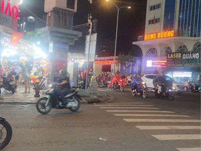  bán gấp   nhà mặt tiền đường ba tháng hai   trung tâm quận 10   giá chỉ 18.5 tỷ 2